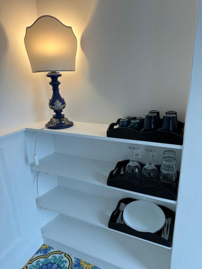Queen View Apartment - No Kitchen ポジターノ エクステリア 写真