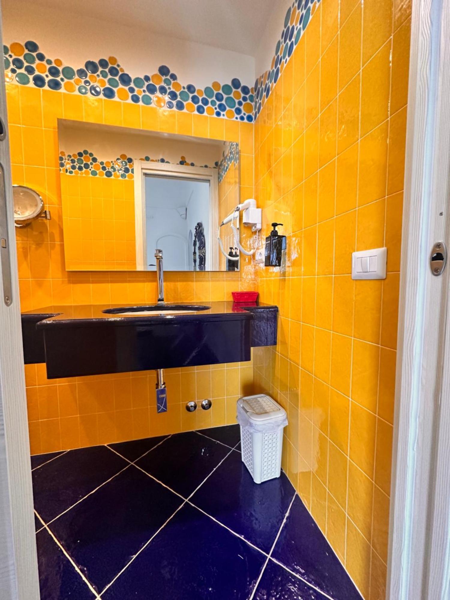 Queen View Apartment - No Kitchen ポジターノ エクステリア 写真